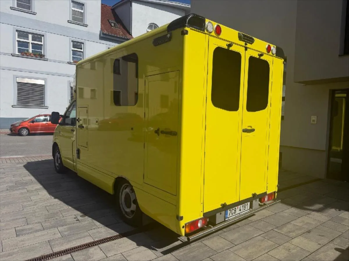 Volkswagen Transporter 2,0 TDI SANITKA – fotografie vozu 4