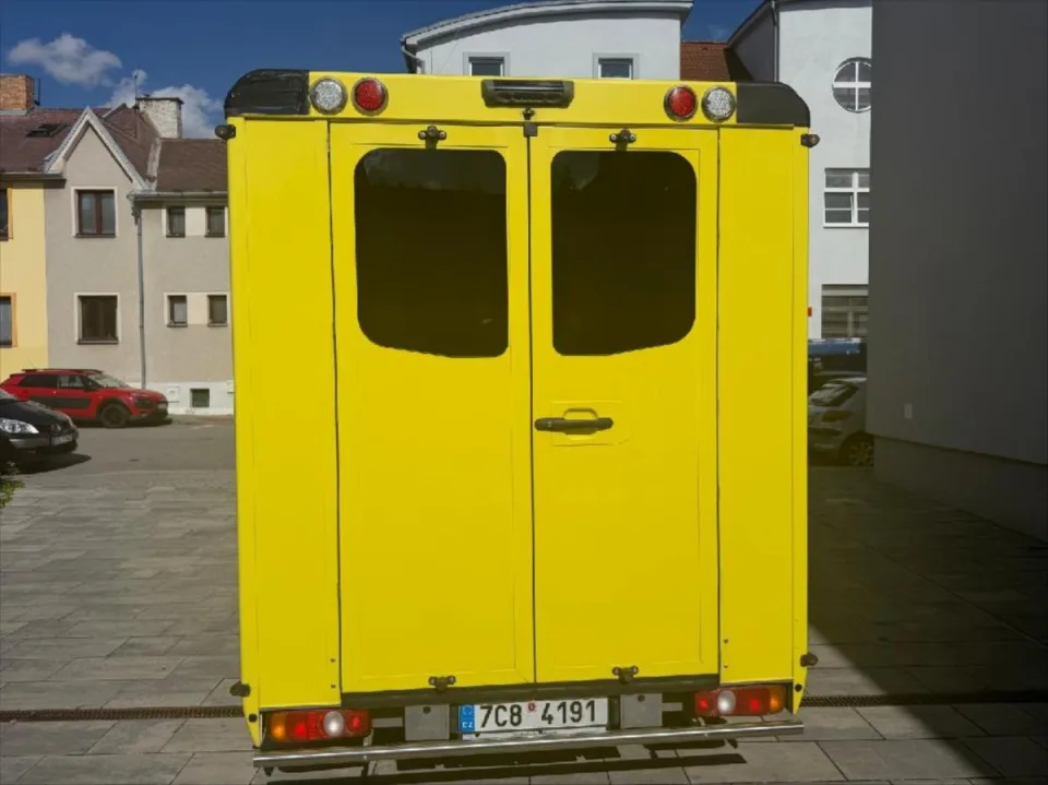 Volkswagen Transporter 2,0 TDI SANITKA – fotografie vozu 5