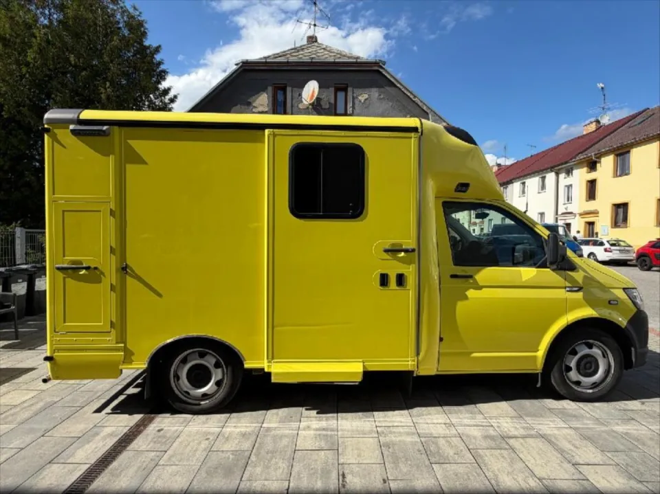 Volkswagen Transporter 2,0 TDI SANITKA – fotografie vozu 7