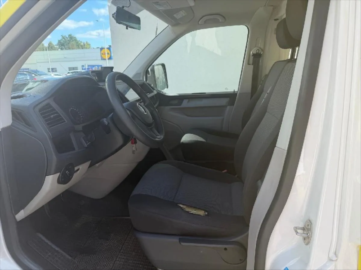 Volkswagen Transporter 2,0 TDI SANITKA – fotografie vozu 12