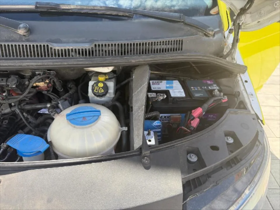 Volkswagen Transporter 2,0 TDI SANITKA – fotografie vozu 16