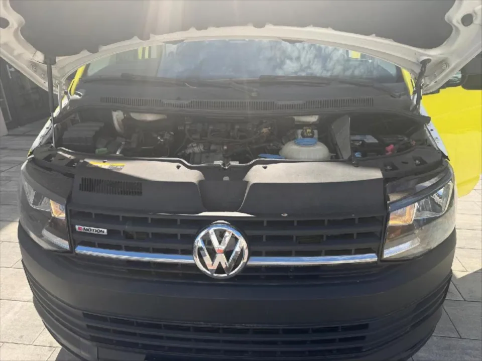 Volkswagen Transporter 2,0 TDI SANITKA – fotografie vozu 18