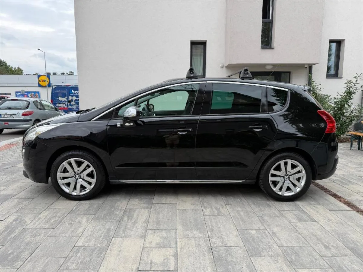 Peugeot 3008 2,0 Diesel-Hybrid 4x4 Allure – fotografie vozu 3