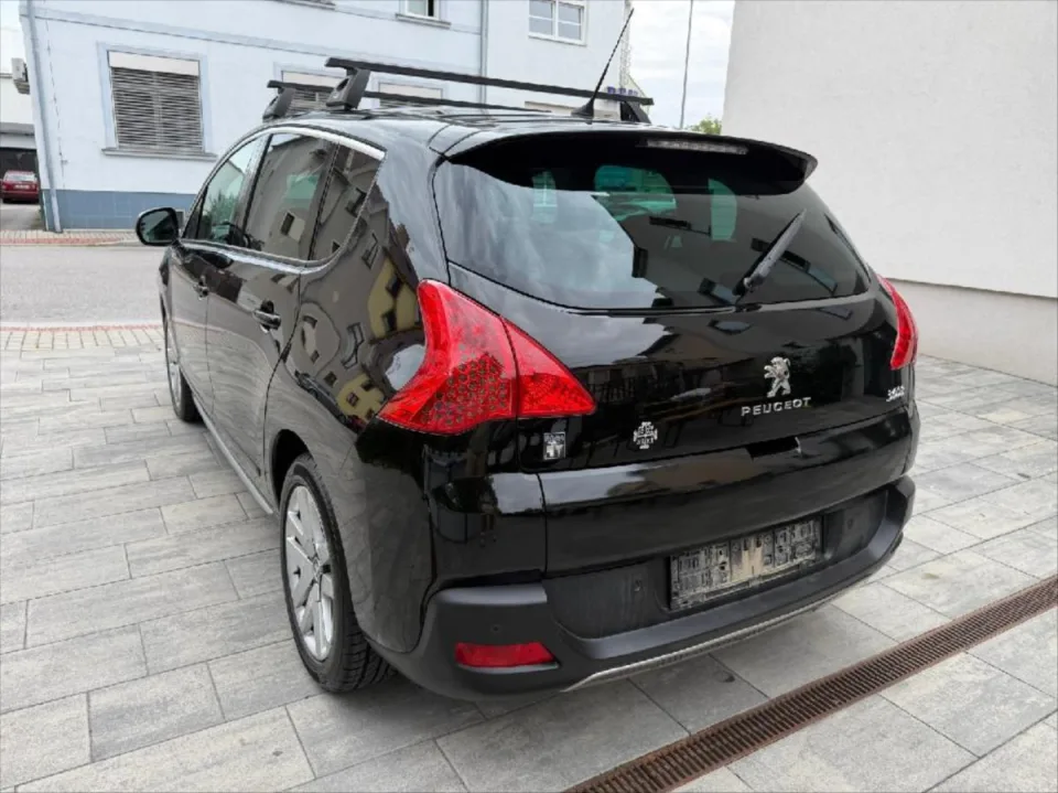 Peugeot 3008 2,0 Diesel-Hybrid 4x4 Allure – fotografie vozu 4