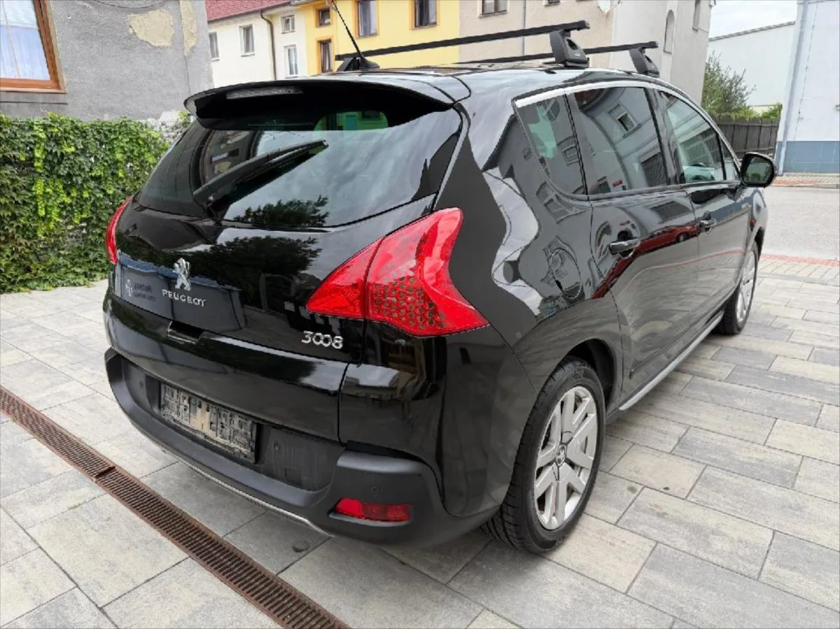 Peugeot 3008 2,0 Diesel-Hybrid 4x4 Allure – fotografie vozu 5