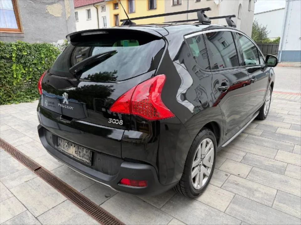 Peugeot 3008 2,0 Diesel-Hybrid 4x4 Allure – fotografie vozu 5