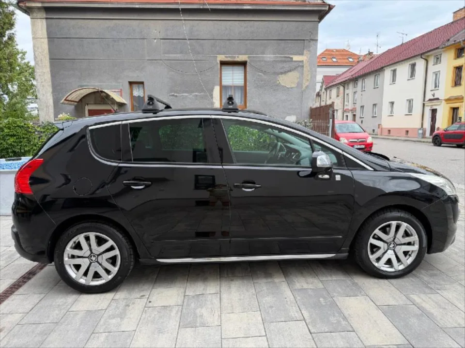 Peugeot 3008 2,0 Diesel-Hybrid 4x4 Allure – fotografie vozu 7