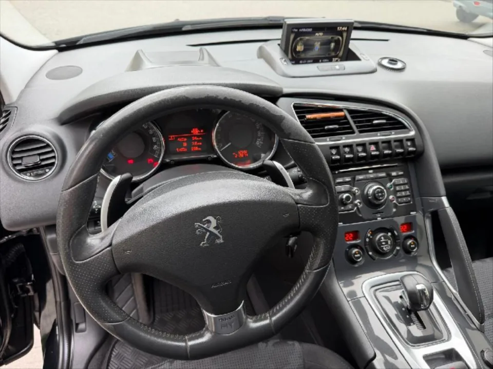 Peugeot 3008 2,0 Diesel-Hybrid 4x4 Allure – fotografie vozu 10
