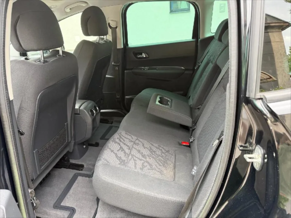 Peugeot 3008 2,0 Diesel-Hybrid 4x4 Allure – fotografie vozu 13