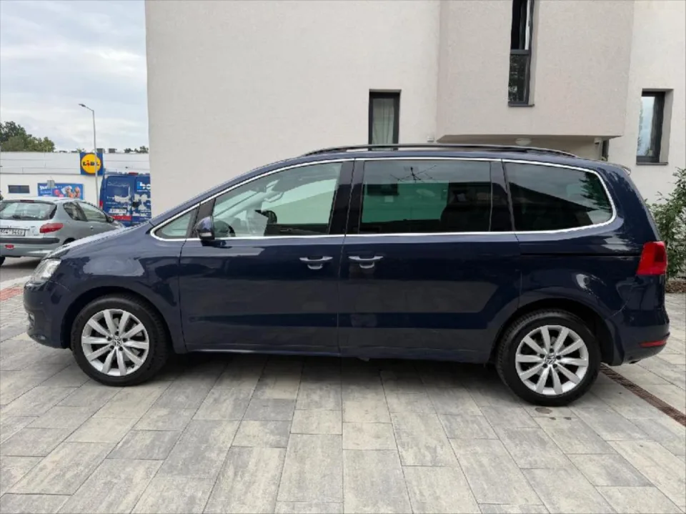 Volkswagen Sharan 2,0 TDI Comfortline BlueMotion – fotografie vozu 3