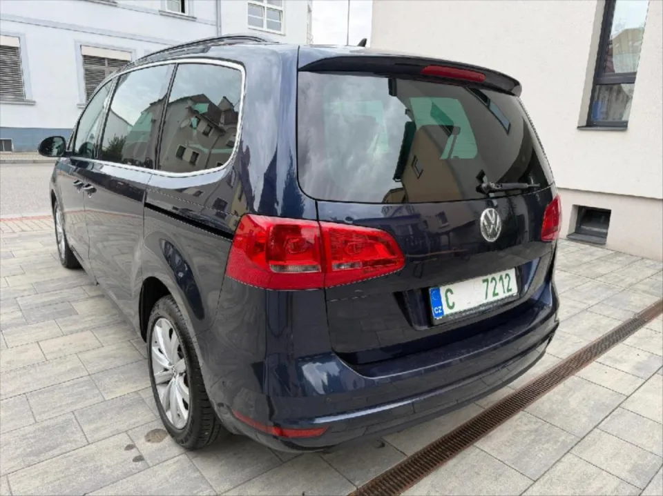 Volkswagen Sharan 2,0 TDI Comfortline BlueMotion – fotografie vozu 4