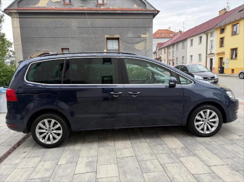 Volkswagen Sharan 2,0 TDI Comfortline BlueMotion – fotografie vozu 7