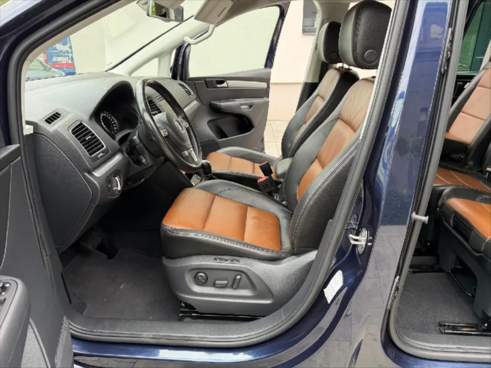 Volkswagen Sharan 2,0 TDI Comfortline BlueMotion – fotografie vozu 11