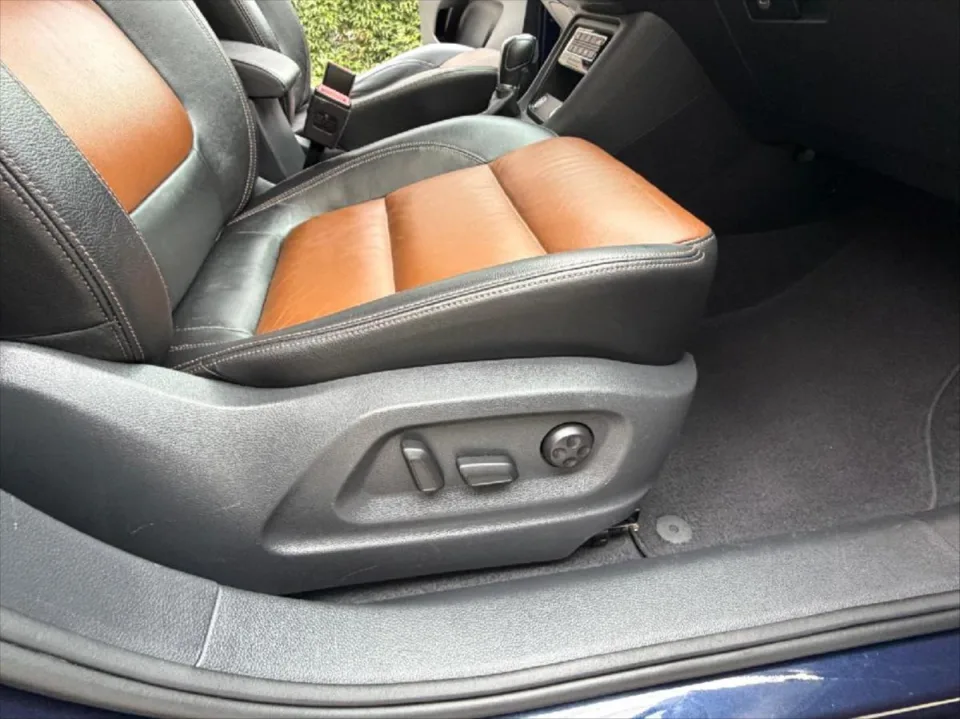 Volkswagen Sharan 2,0 TDI Comfortline BlueMotion – fotografie vozu 16