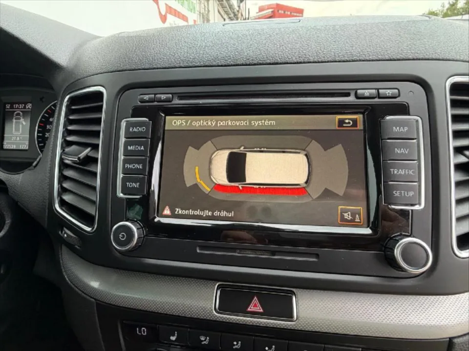 Volkswagen Sharan 2,0 TDI Comfortline BlueMotion – fotografie vozu 19
