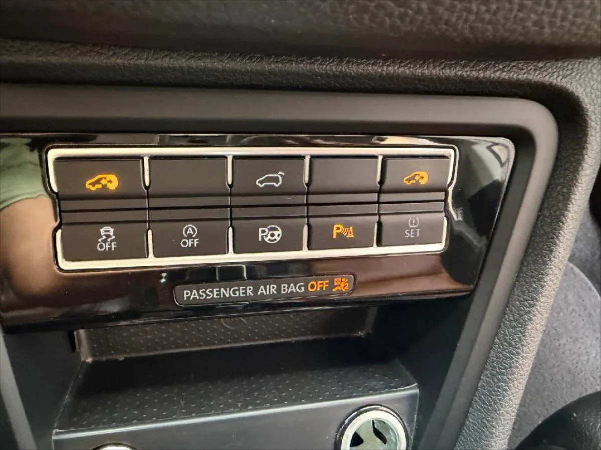 Volkswagen Sharan 2,0 TDI Comfortline BlueMotion – fotografie vozu 21