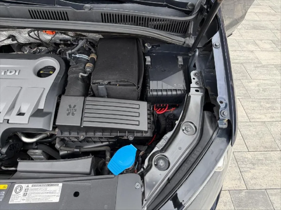 Volkswagen Sharan 2,0 TDI Comfortline BlueMotion – fotografie vozu 28