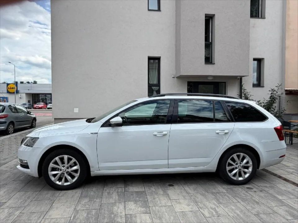 Škoda Octavia 1,6 TDI Combi – fotografie vozu 4