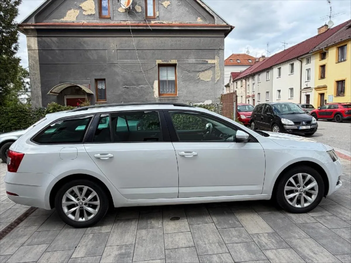 Škoda Octavia 1,6 TDI Combi – fotografie vozu 9
