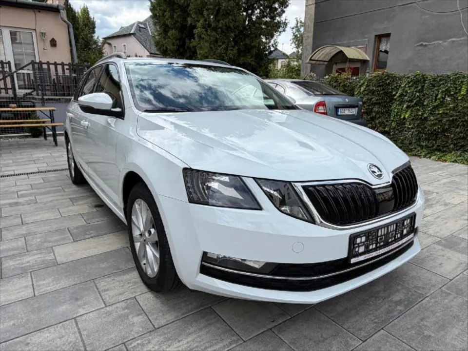 Škoda Octavia 1,6 TDI Combi – fotografie vozu 10