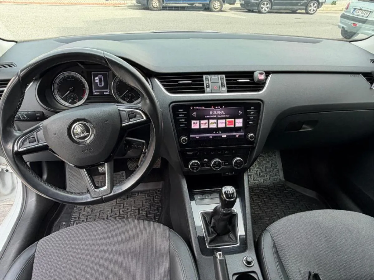 Škoda Octavia 1,6 TDI Combi – fotografie vozu 13