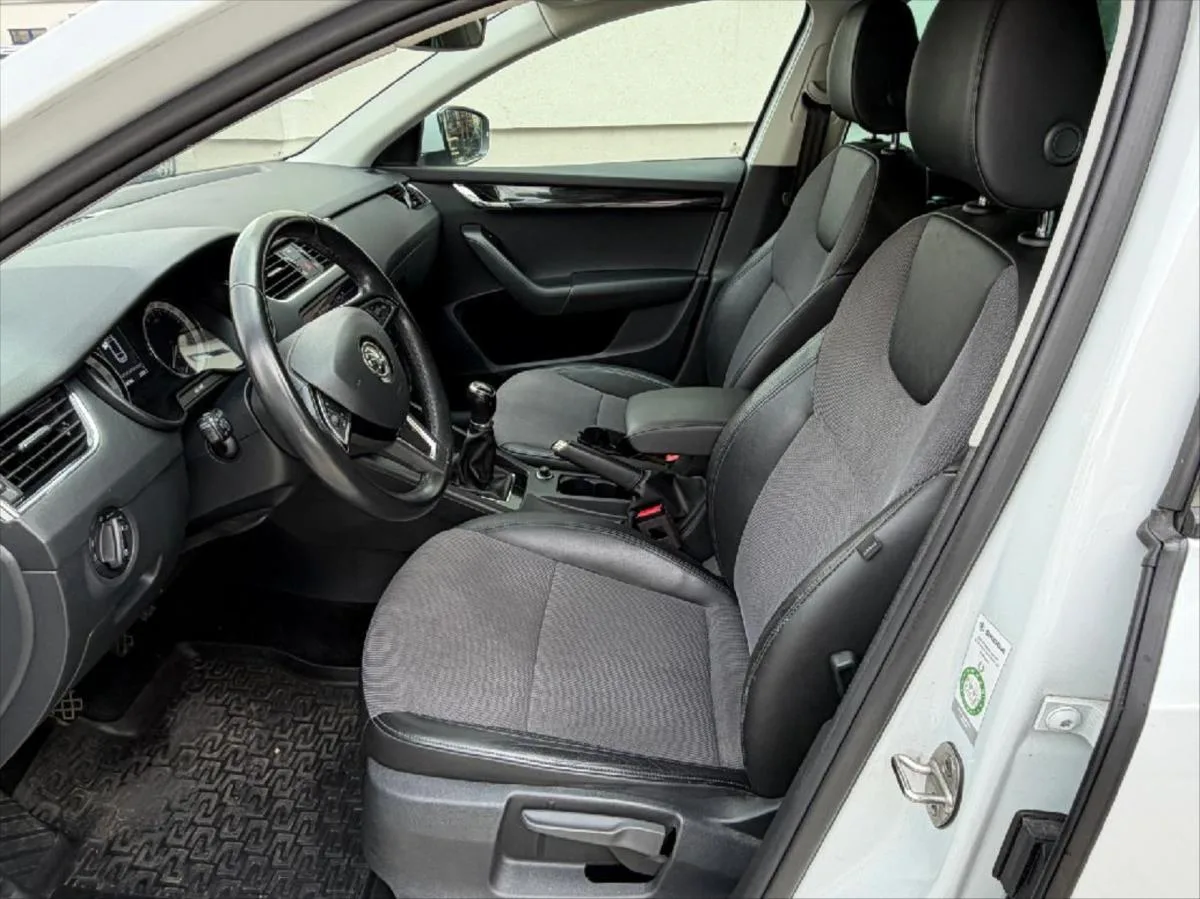 Škoda Octavia 1,6 TDI Combi – fotografie vozu 14