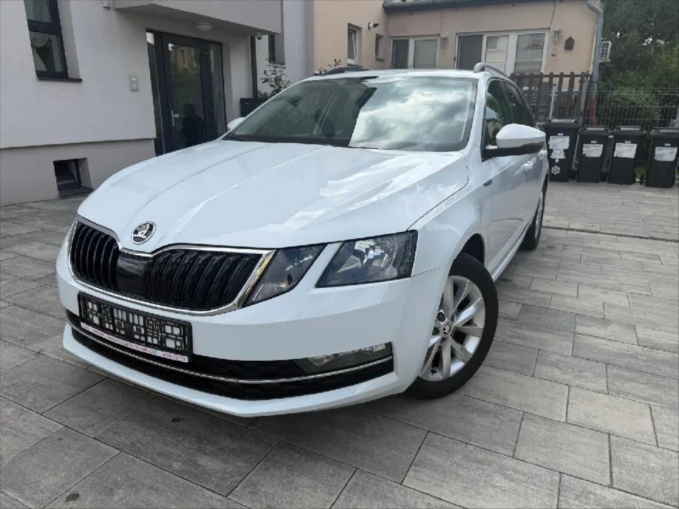 Škoda Octavia 1,6 TDI Combi – fotografie vozu 17