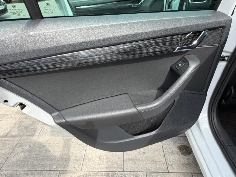 Škoda Octavia 1,6 TDI Combi – fotografie vozu 19