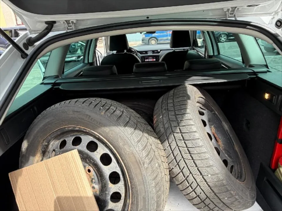 Škoda Octavia 1,6 TDI Combi – fotografie vozu 20