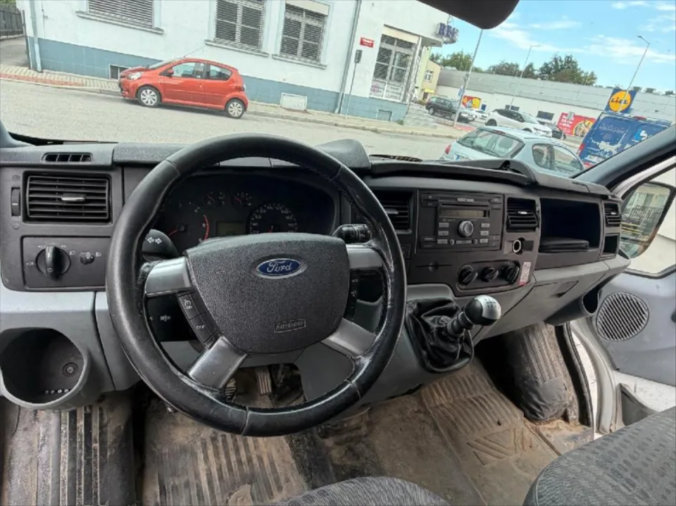 Ford Transit 2,2 TDCI Krátký ,vysoký – fotografie vozu 5