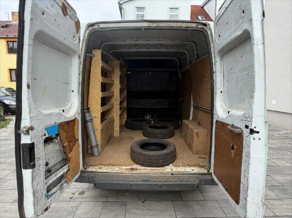 Ford Transit 2,2 TDCI Krátký ,vysoký – fotografie vozu 9