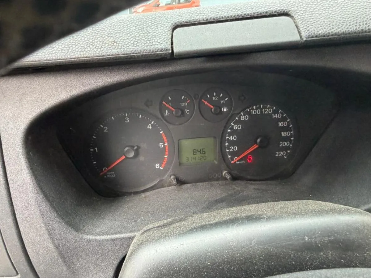 Ford Transit 2,2 TDCI Krátký ,vysoký – fotografie vozu 11