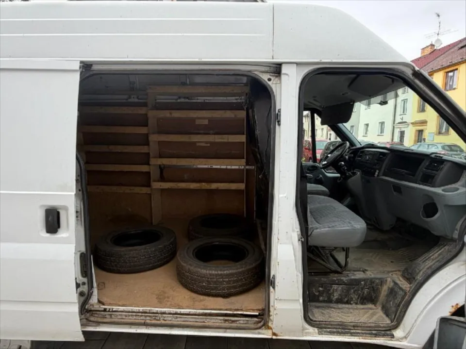 Ford Transit 2,2 TDCI Krátký ,vysoký – fotografie vozu 14